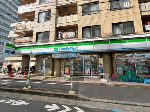 スタイリオ桜新町(ファミリーマート用賀二丁目店)