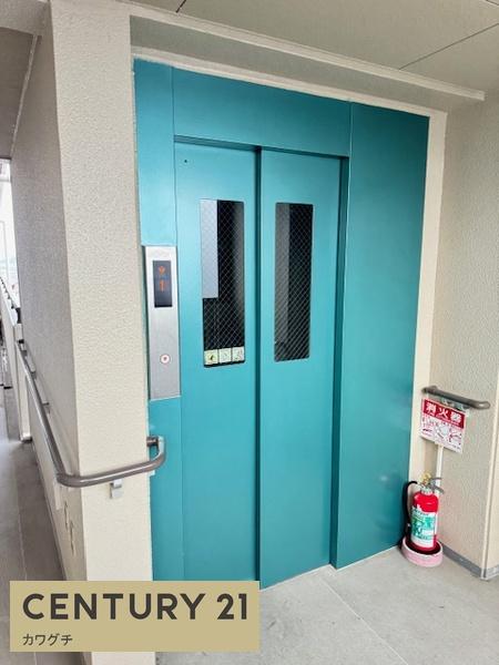 サンスクエア記念館前