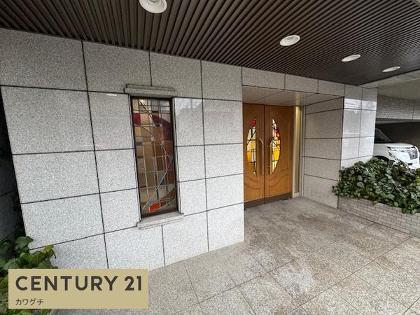 サンスクエア記念館前