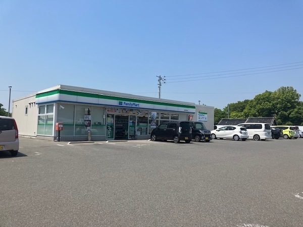 ロンゼハイツⅡ(ファミリーマート)