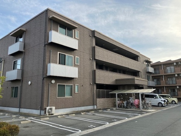 シャーメゾンしおやの杜C棟