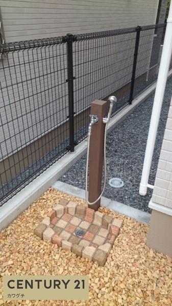 フローラ大小路A