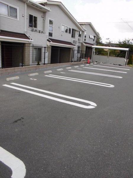 フローラ大小路A