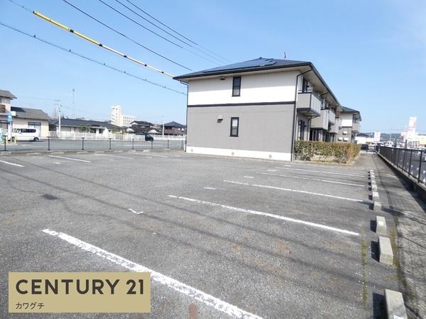 カムール際波　B棟
