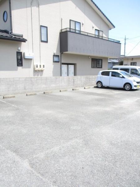 グリーンヒルズ(駐車場)