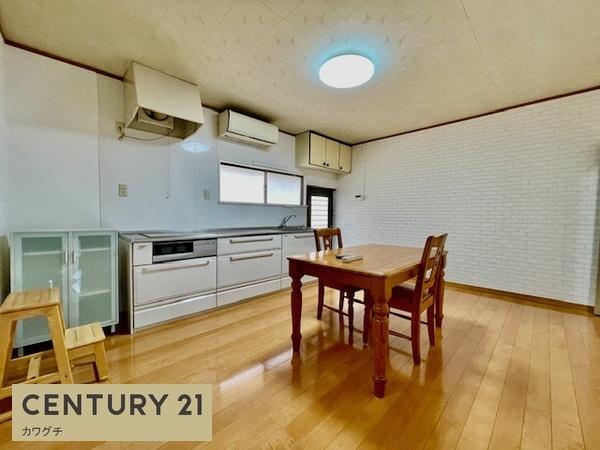 東岐波貸家(リビング)