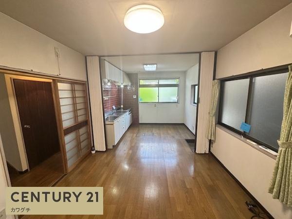 北琴芝1丁目貸家(リビング)