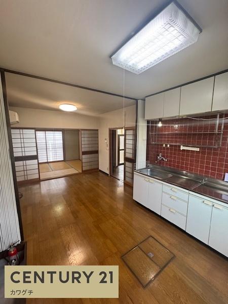 北琴芝1丁目貸家(リビング)