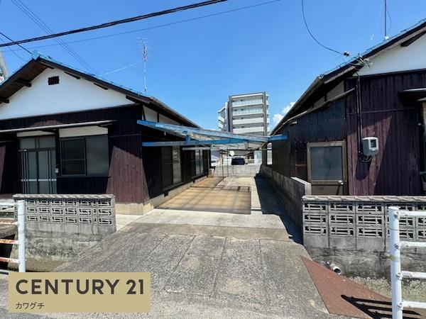 妻崎開作借家(駐車場)