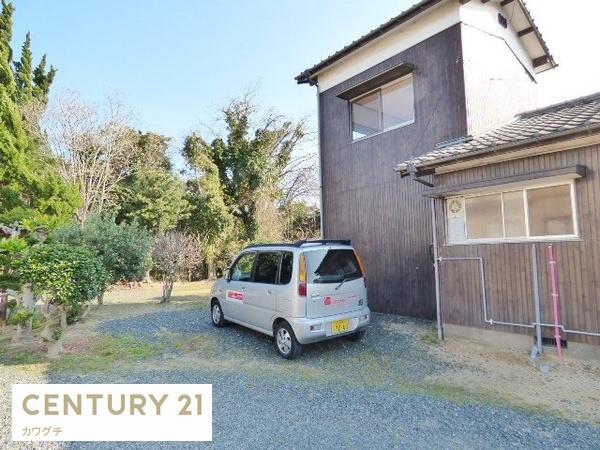 上条4丁目借家(駐車場)