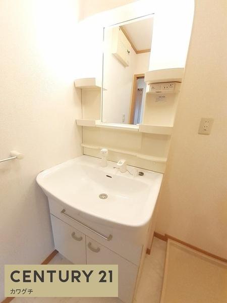 カレッジコート　D