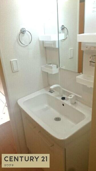 山陽小野田市港町のアパート
