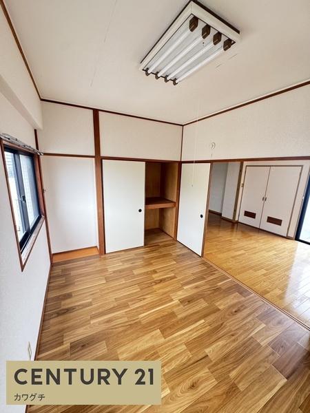 クリスタル松山町