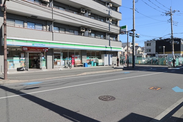 多摩区登戸　2階建て貸家(ファミリーマート登戸駅東店)
