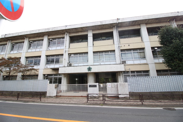 多摩区登戸　2階建て貸家(川崎市立稲田中学校)