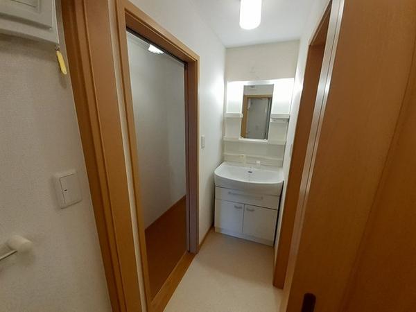 綾部市高津町のアパート