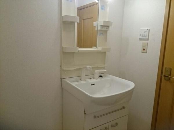 綾部市高津町のアパート