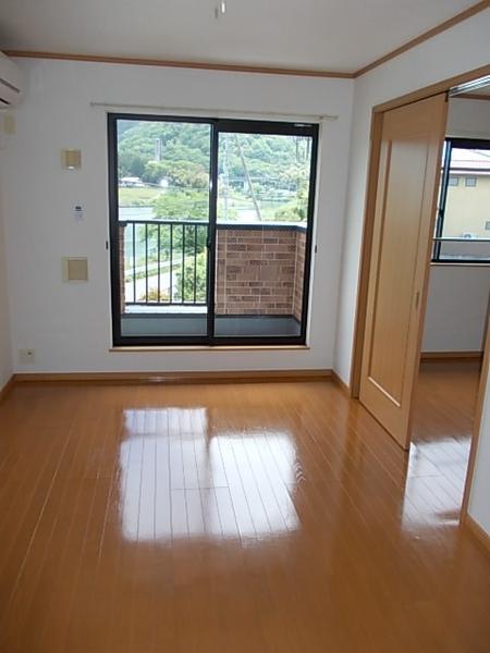 綾部市並松町のアパート