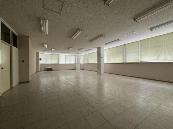 高尾ビル　　3階東側区画