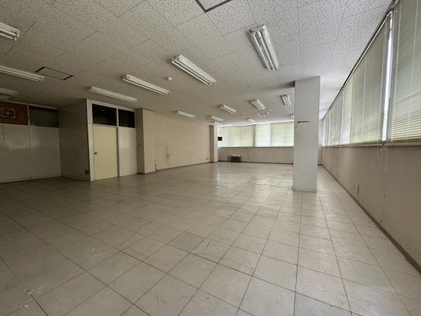 高尾ビル　　3階東側区画