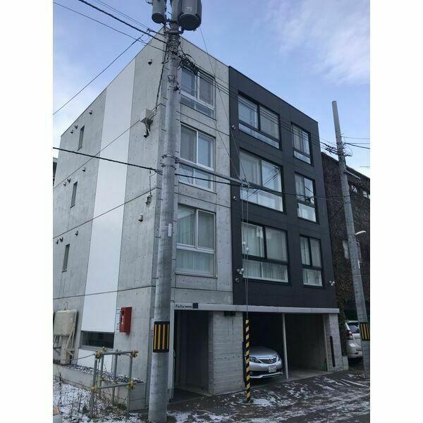 札幌市中央区南二条西１８丁目のマンション