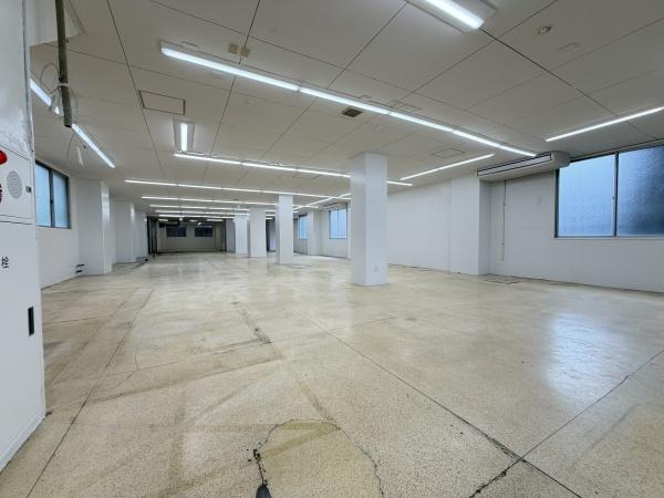 横浜市南区大岡２丁目の店舗（建物一部）