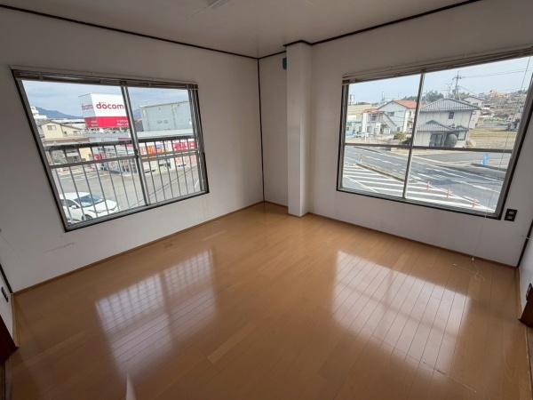 【店舗・事務所】津山市　河辺　貸店舗・事務所