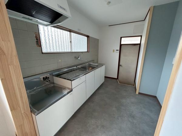 中区関　若葉と陽だまりのテラス