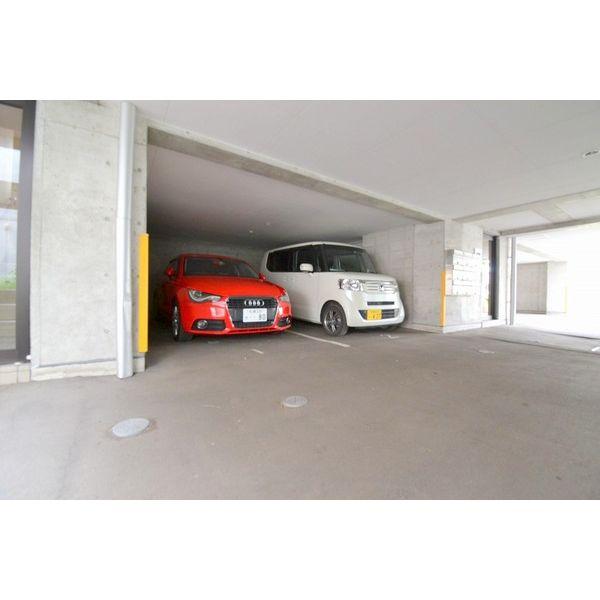 ラ・ガーレ麻生(駐車場)