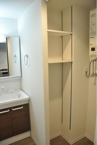 札幌市中央区南六条西24丁目のマンション(洗面台・洗面所)