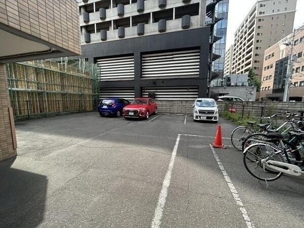 札幌市北区北十条西3丁目のマンション(駐車場)