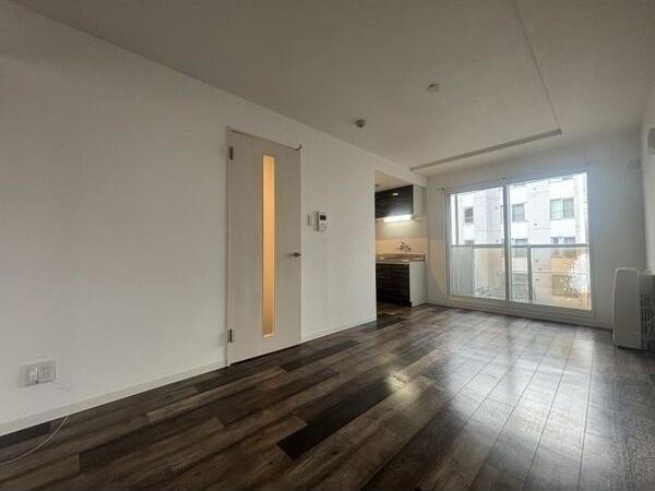 札幌市中央区南十二条西10丁目のマンション(リビング)
