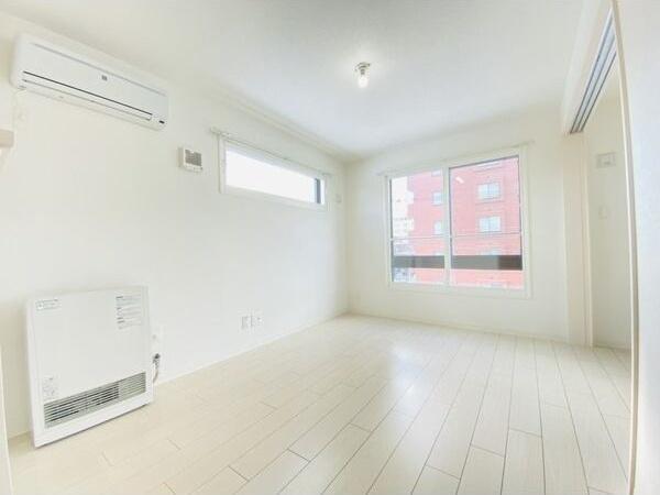 札幌市中央区南十二条西12丁目のマンション(リビング)