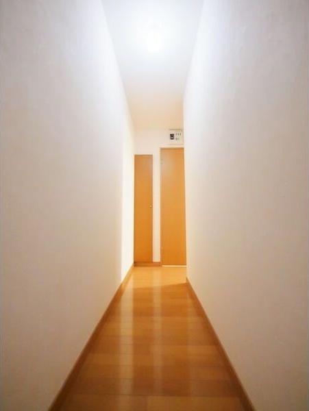 札幌市中央区南五条東2丁目のマンション(玄関)