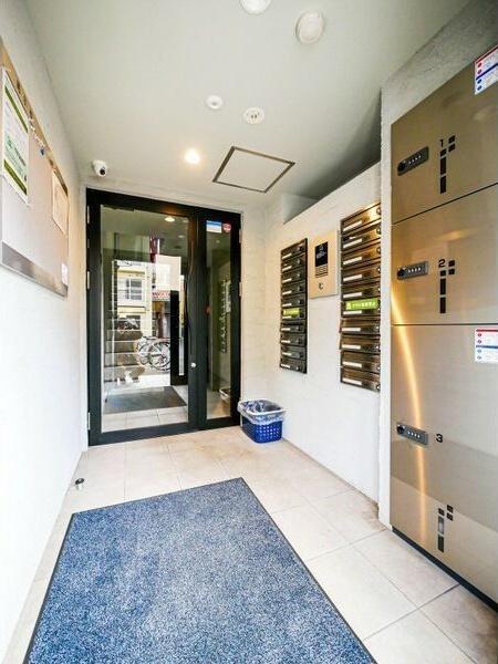 札幌市豊平区平岸一条2丁目のマンション(エントランス)