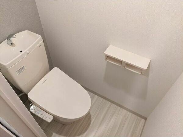 札幌市白石区東札幌二条6丁目のマンション(トイレ)