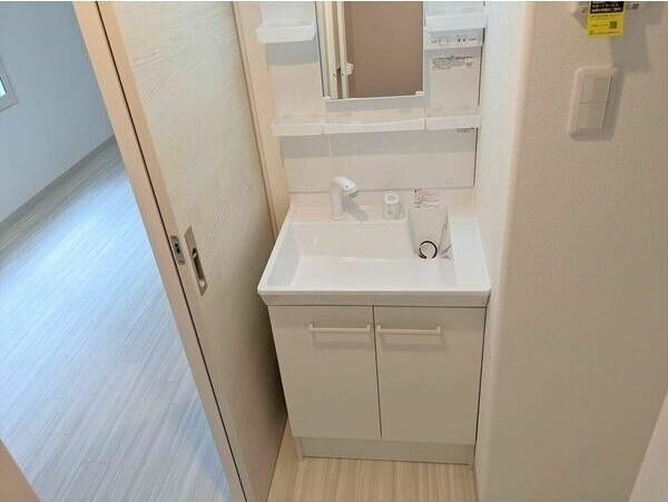 札幌市白石区東札幌二条6丁目のマンション(洗面台・洗面所)