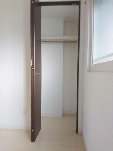 札幌市白石区菊水六条4丁目のマンション(収納)