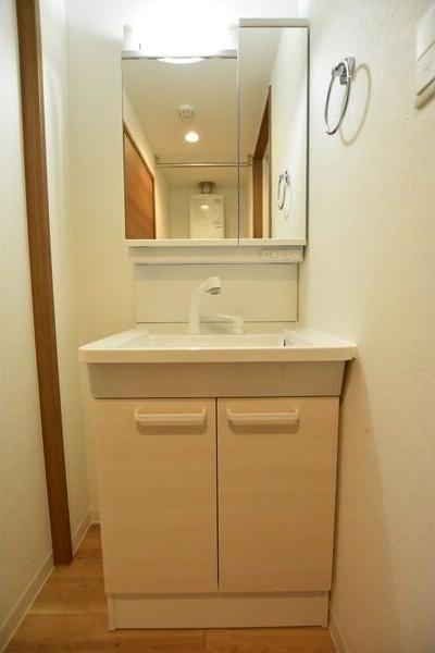 札幌市豊平区平岸四条9丁目のマンション(洗面台・洗面所)