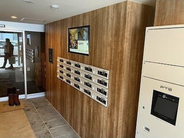 札幌市白石区本郷通1丁目南のマンション(エントランス)