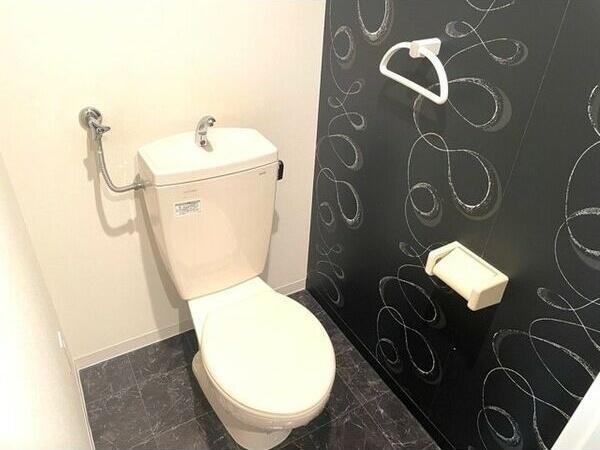 札幌市北区北十三条西3丁目のマンション(トイレ)