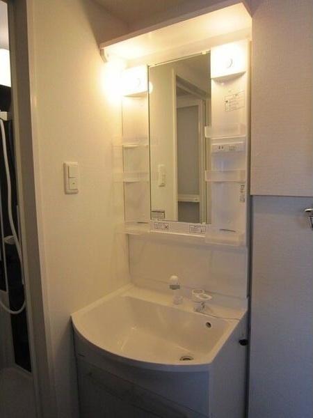 札幌市中央区南六条西16丁目のマンション(洗面台・洗面所)