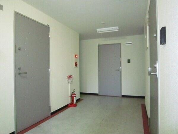 札幌市西区二十四軒四条3丁目のマンション(エントランス)