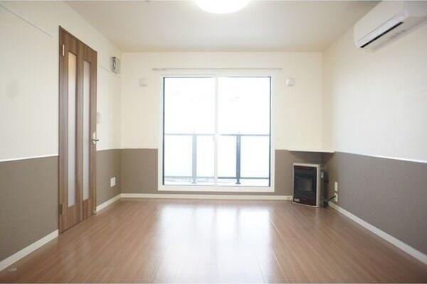 札幌市東区北二十条東14丁目のマンション(リビング)