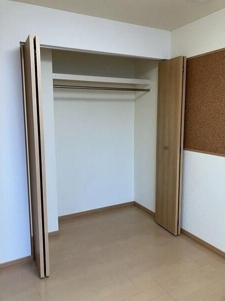 札幌市白石区栄通9丁目のアパート(収納)