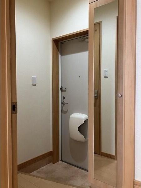 札幌市白石区栄通9丁目のアパート(玄関)