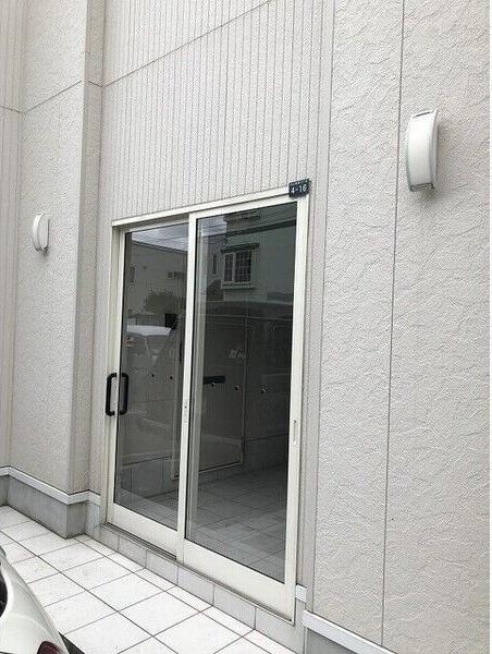 札幌市東区北二十三条東12丁目のアパート(エントランス)