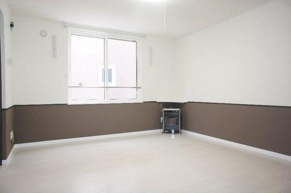 札幌市東区北二十三条東12丁目のアパート(リビング)