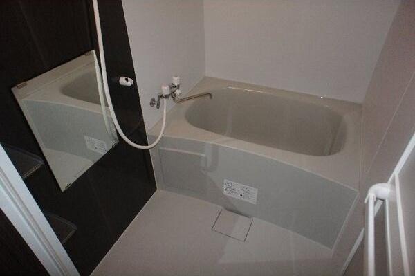 札幌市東区北二十三条東12丁目のアパート(バス)