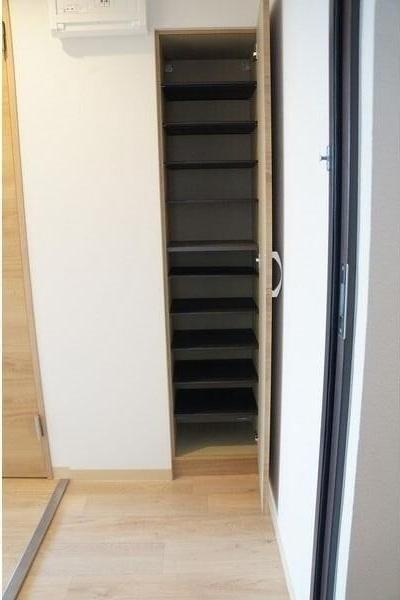 札幌市西区発寒一条3丁目のマンション(収納)